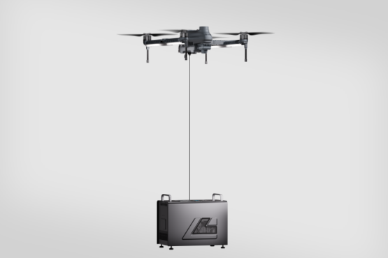 imgi_53_24720fcb-e4d9-436b-9bd4-fbafc10e8fcb20250613 Drone com cabo para iluminação de emergência no exterior